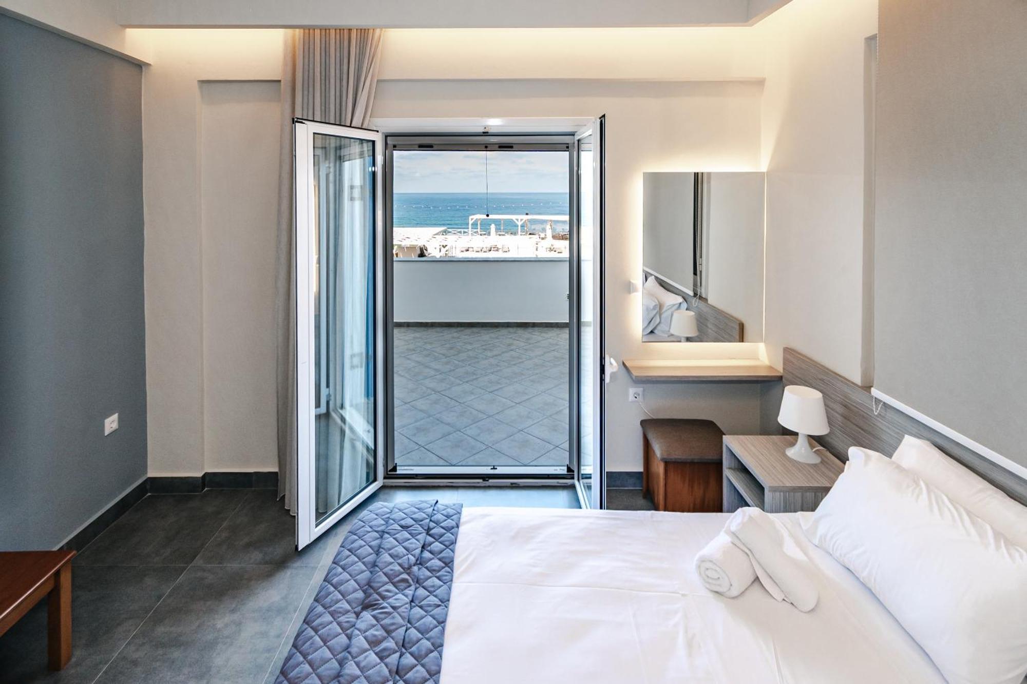 Mesogeios Hotel Marathopoli Eksteriør billede